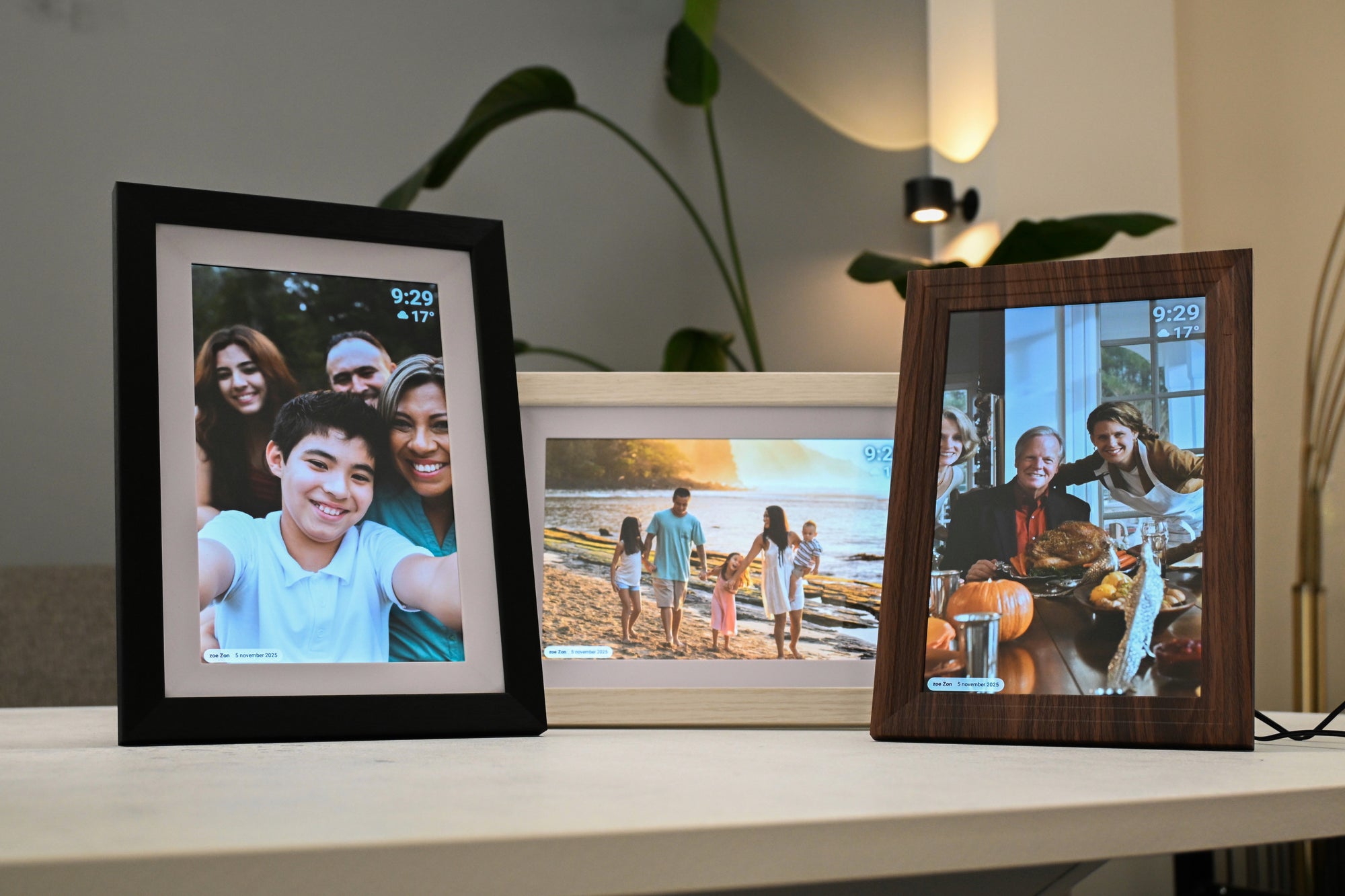 3 digitale fotolijsten in verschillende ontwerpen met hoge kwaliteit